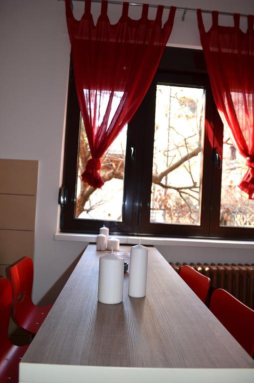 Apartmants Night Lux Ni الغرفة الصورة