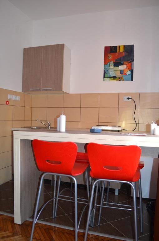Apartmants Night Lux Ni الغرفة الصورة