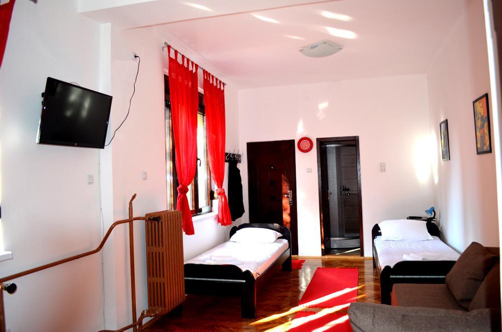 Apartmants Night Lux Ni الغرفة الصورة